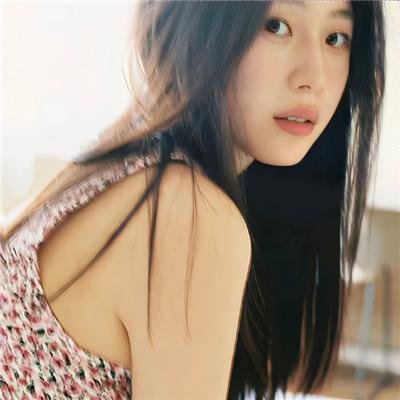 小姑娘艾萝依